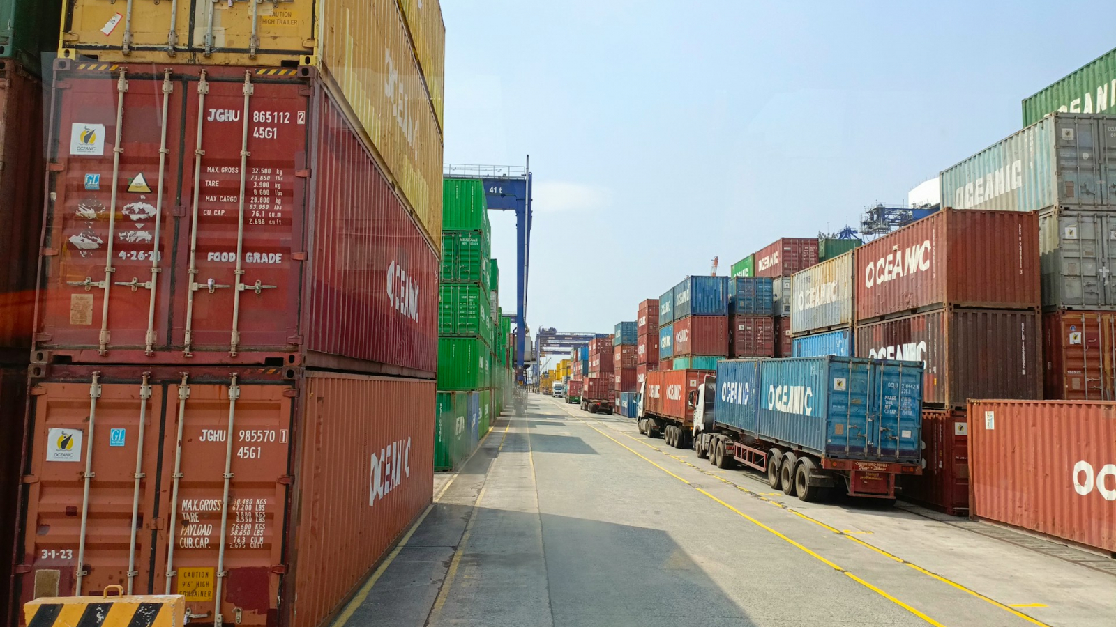 portcalls-asia-4qyYTr_NyFI-unsplash